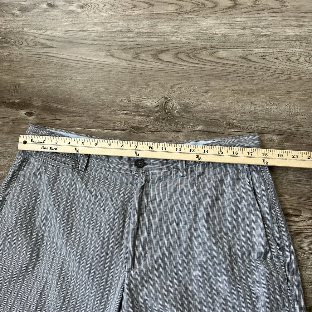 Banana Republic Classic Fit Shorts Mens 36 Gray Plaid 10